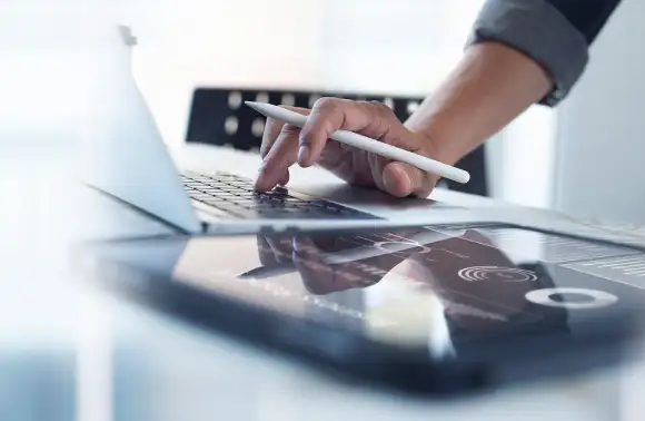 Egresada del master en marketing digital gestionan campañas de posicionamiento de marca existosas.