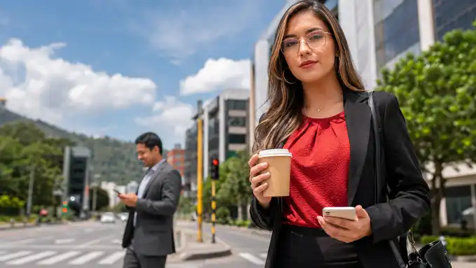 Salario mínimo, salario vital y productividad: el debate laboral en Colombia