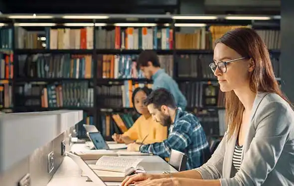 Carrera Profesional de Educación Mención en Ciencias Sociales y Comunicación