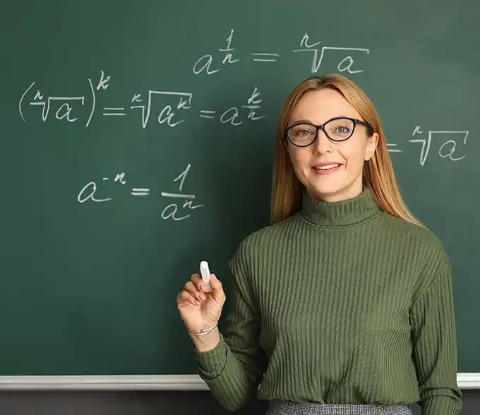 Alumnos se desarrollan cognitivamente en clase