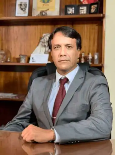 Fotografía del Dr. Juan José Flores Cueto